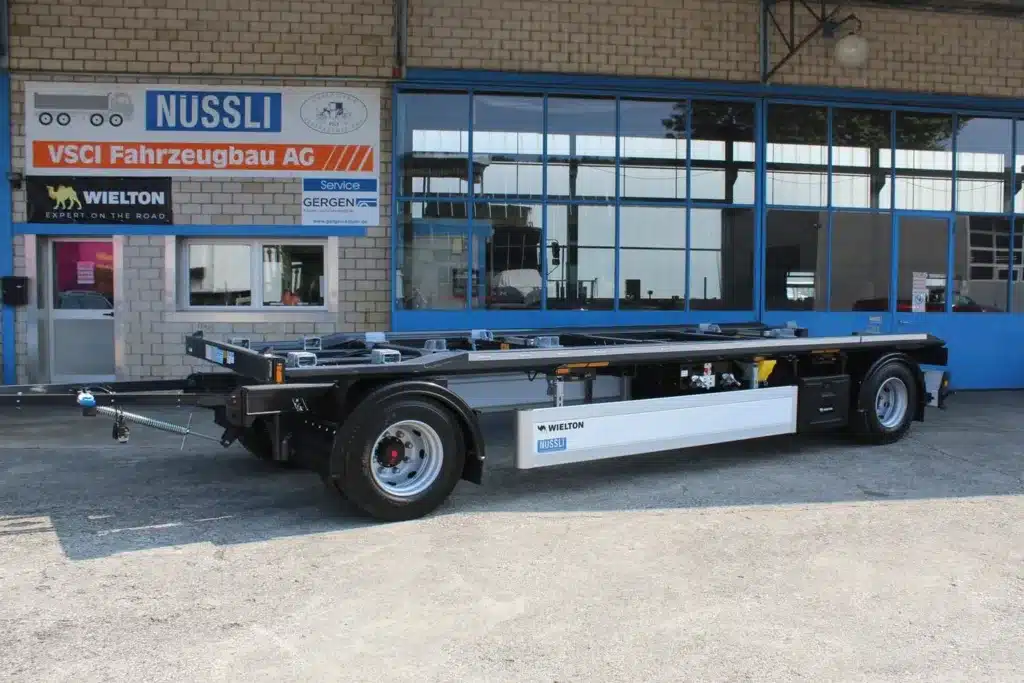 Nüssli Fahrzeugbau AG, Wielton Absetz Abrollanhänger, Container, Schweiz