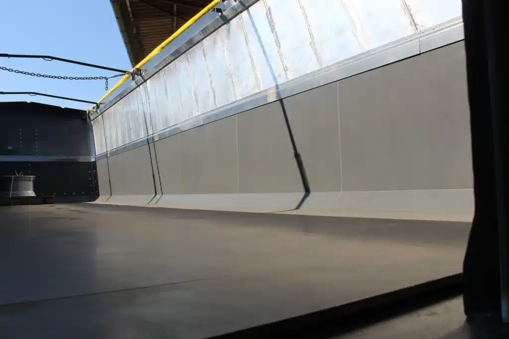 QuickSilver Auskleidung, Nüssli Fahrzeugbau AG, Schweiz