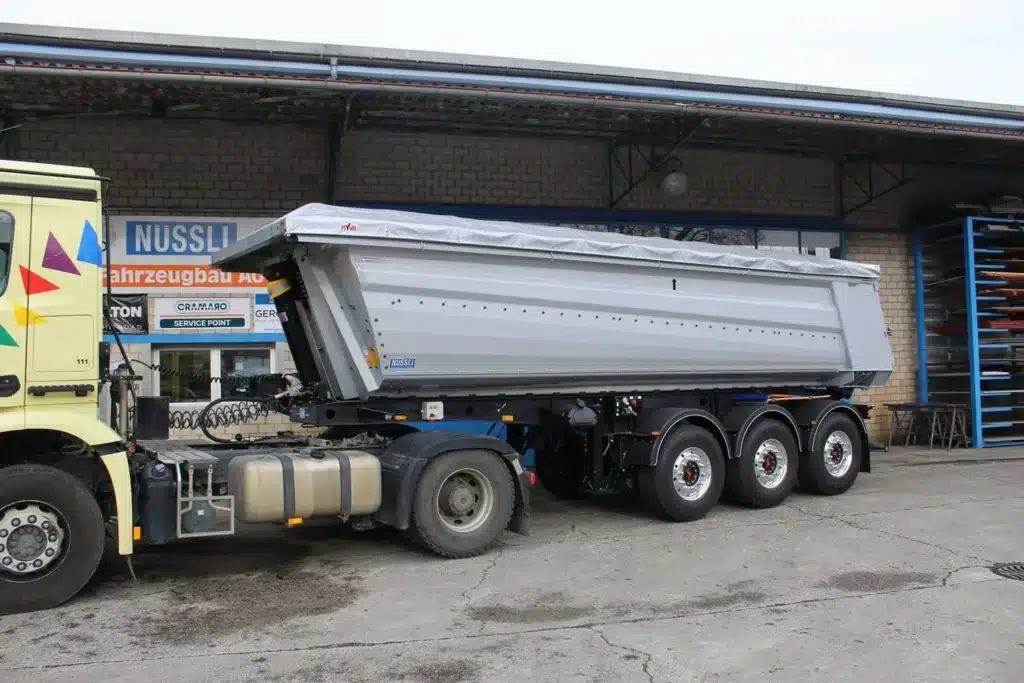 Nüssli Fahrzeugbau AG - 3-Achs Kippauflieger, Baustoffzentrum Olten Zofingen, Wielton