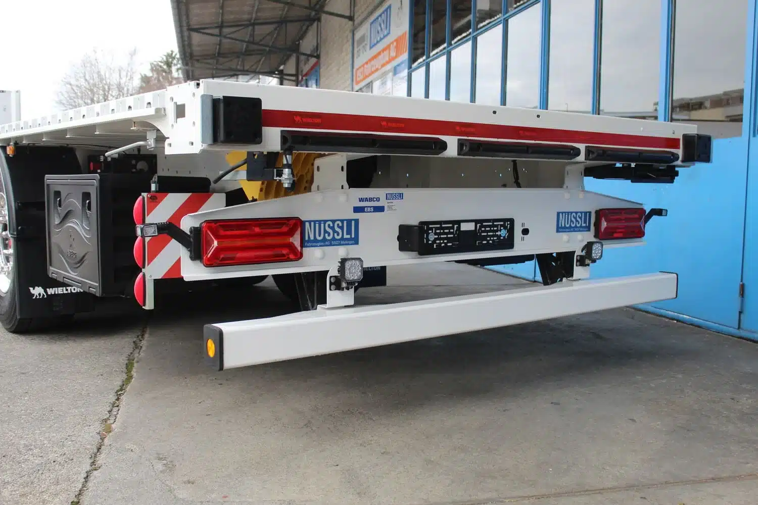 Nüssli Fahrzeugbau AG, Wielton Plattform Auflieger, Fahrzeugbau, Alcoa DuraBright Felgen