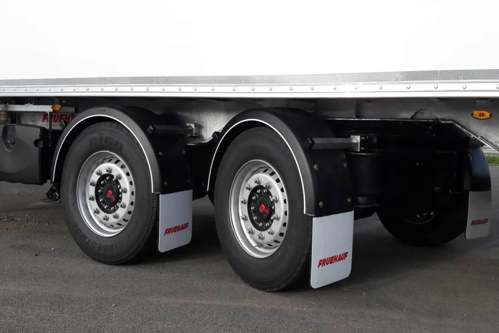 Fruehauf Schweiz, Nüssli Fahrzeugbau AG, Cityliner, Curtainsider, Kofferauflieger, Auflieger, Hebebühne