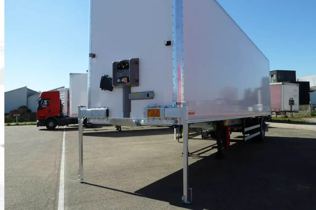 Fruehauf Schweiz, Nüssli Fahrzeugbau AG, Cityliner, Curtainsider, Kofferauflieger, Auflieger, Hebebühne