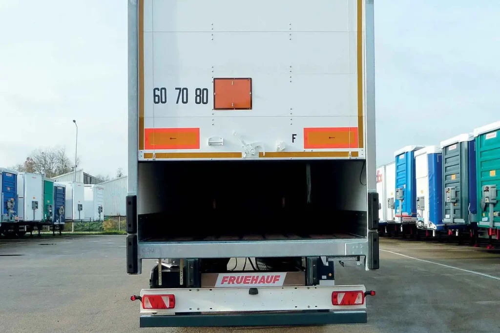 Fruehauf Schweiz, Nüssli Fahrzeugbau AG, Cityliner, Curtainsider, Kofferauflieger, Auflieger, Hebebühne