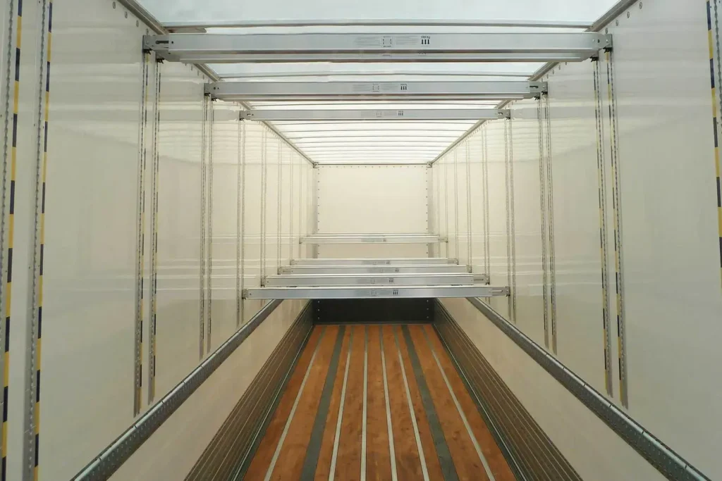 Fruehauf Schweiz, Nüssli Fahrzeugbau AG, Cityliner, Curtainsider, Kofferauflieger, Auflieger, Hebebühne