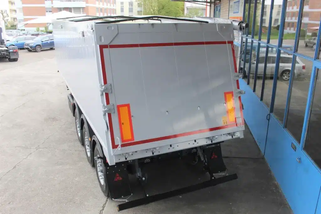 Nüssli Fahrzeugbau AG, WIELTON 3 Achs Kippauflieger, WIELTON Schweiz, Kippsattelauflieger Schweiz, Kipper Schweiz, Baustellenfahrzeuge, Fahrzeugbauer, QuickSilver Muldenauskleidung, Muldenauskleidung