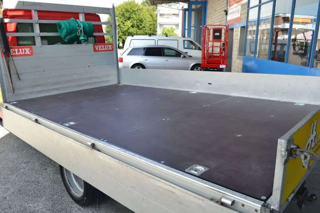 Nutzfahrzeug Reparaturen und Revisionen, Reparatur LKW Aufbau, Schweiz, Fahrzeugbau, Nüssli Fahrzeugbau AG