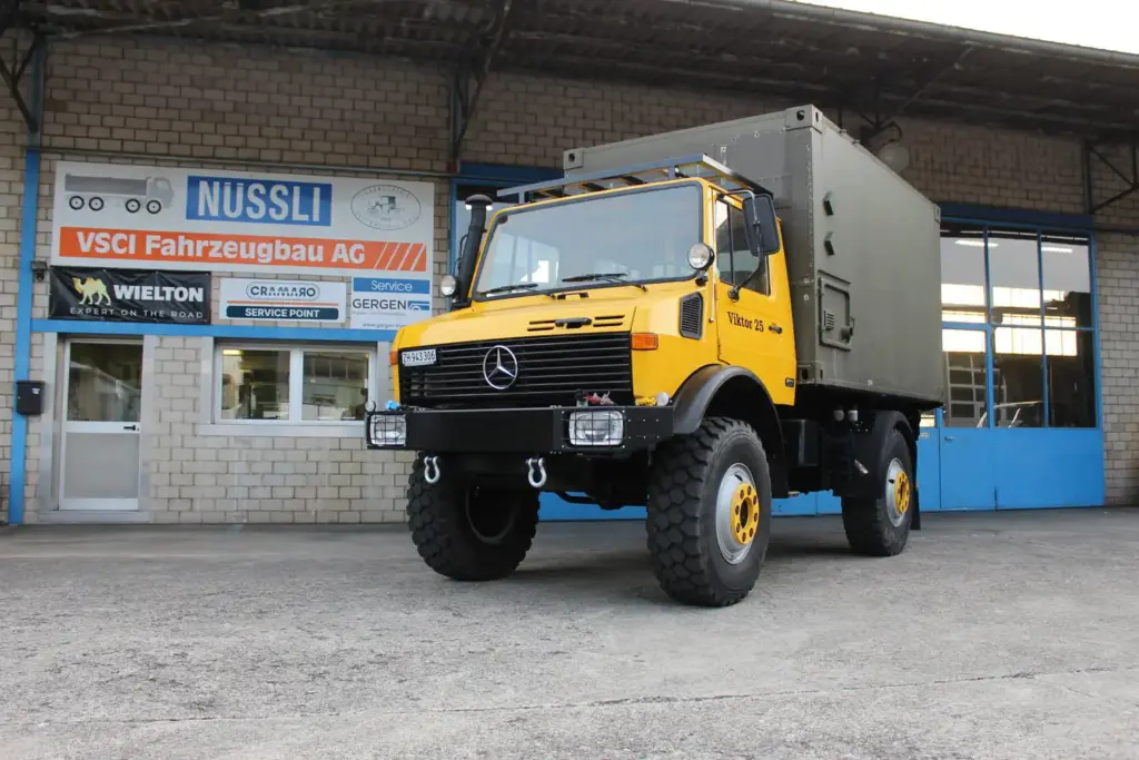 Unimog, Expeditionsfahrzeug, Reisemobil, Hilfsrahmen, Seilwinde, Kastenaufbau, Fahrzeugbau Schweiz, Reisemobil, Nüssli Fahrzeugbau AG