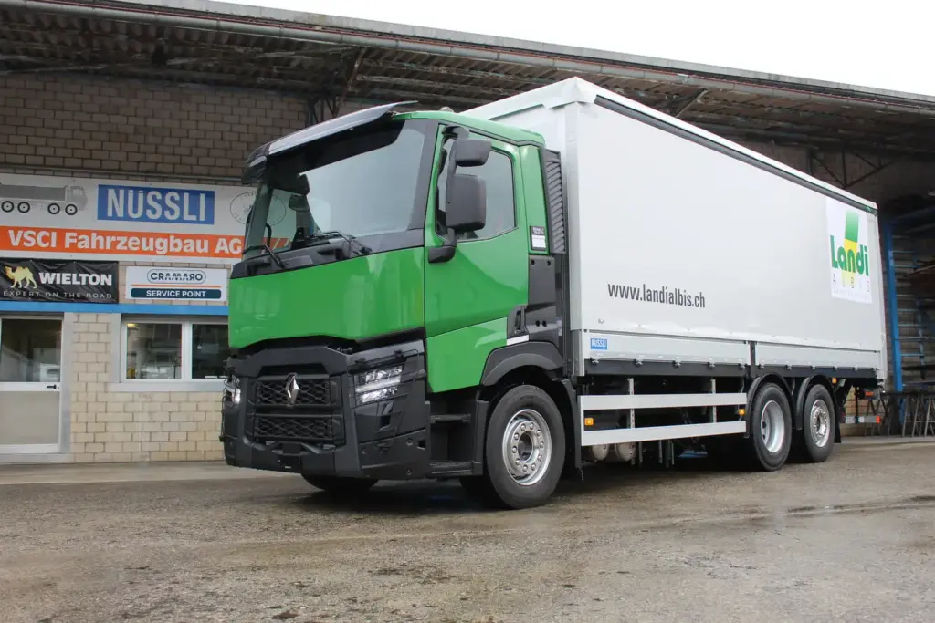 LKW Ladebrücke, LKW Side Curtain Aufbau, LKW Plateauaufbau, Schiebeplane, Fahrzeugbau Schweiz, Fahrzeugbauer Schweiz, Hebebühne, verzinkte Hebühne