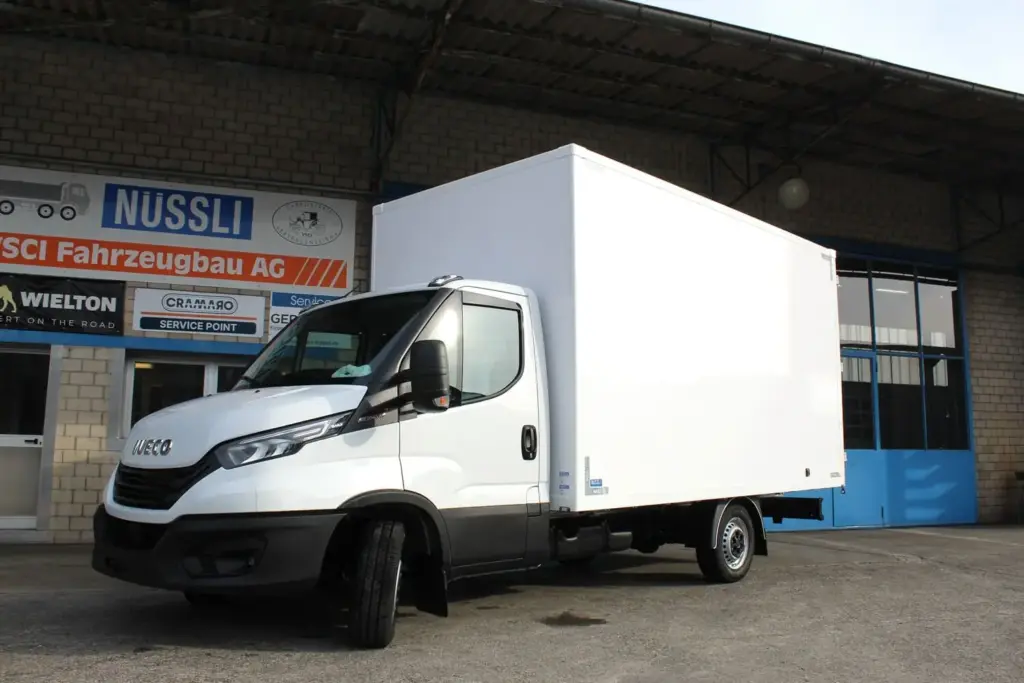 Iveco Daily Kastenaufbau, Umzugswagen, Zügelwagen, Schweiz, Fahrzeugbau