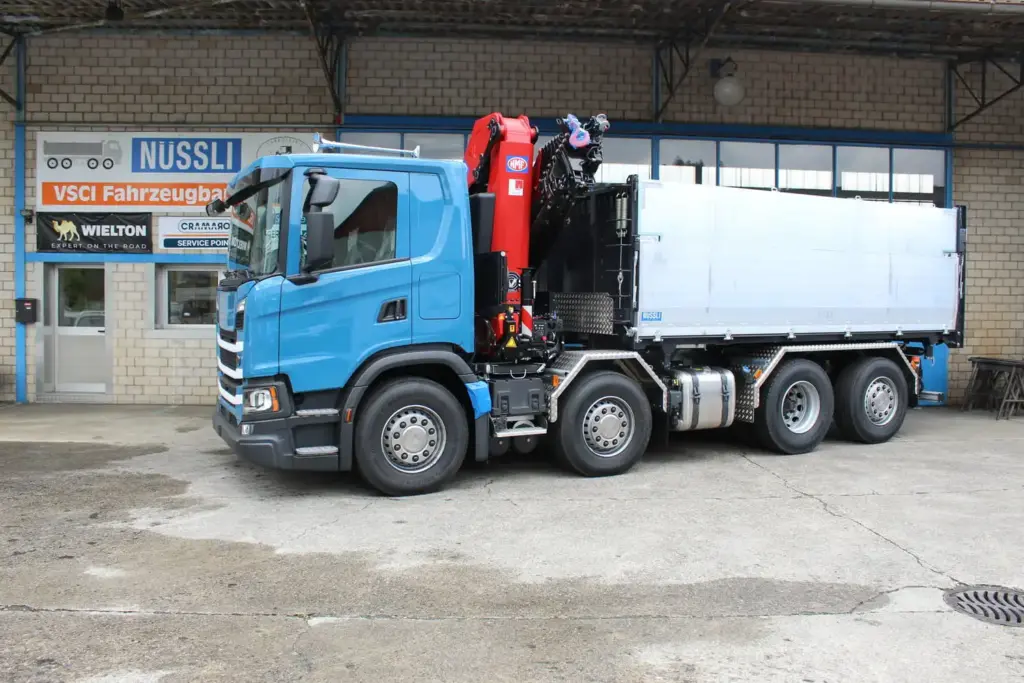 3-Seiten Kipper Schweiz, LKW Kipper mit Kran, Fahrzeugbau, Swissmade