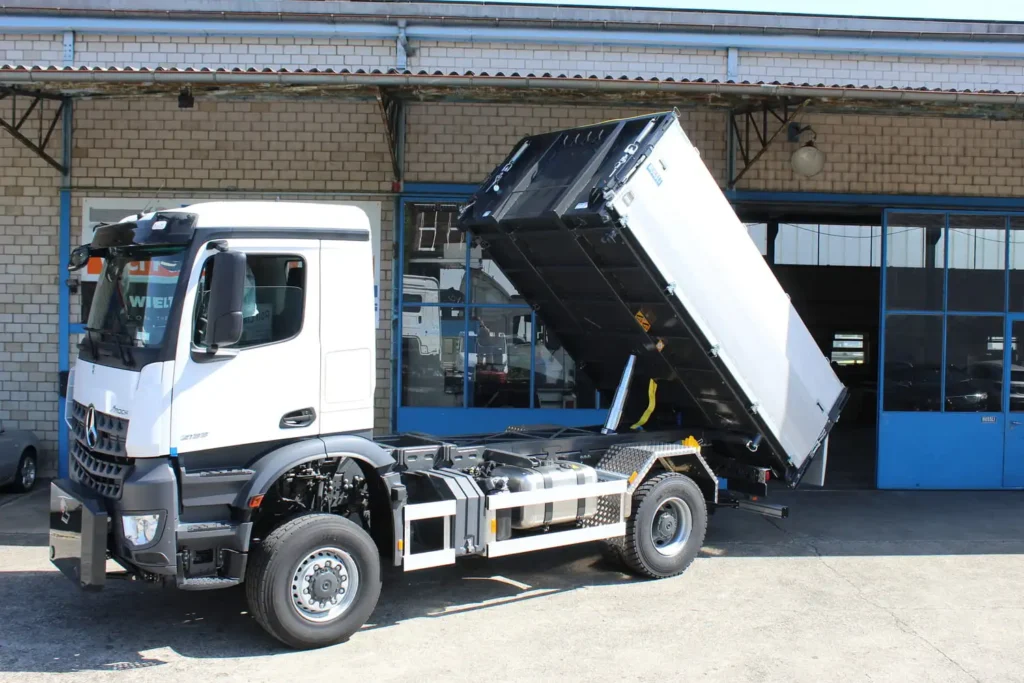 LKW 3-Seitenkipper für die Gemeinde Thalwil, Schweiz