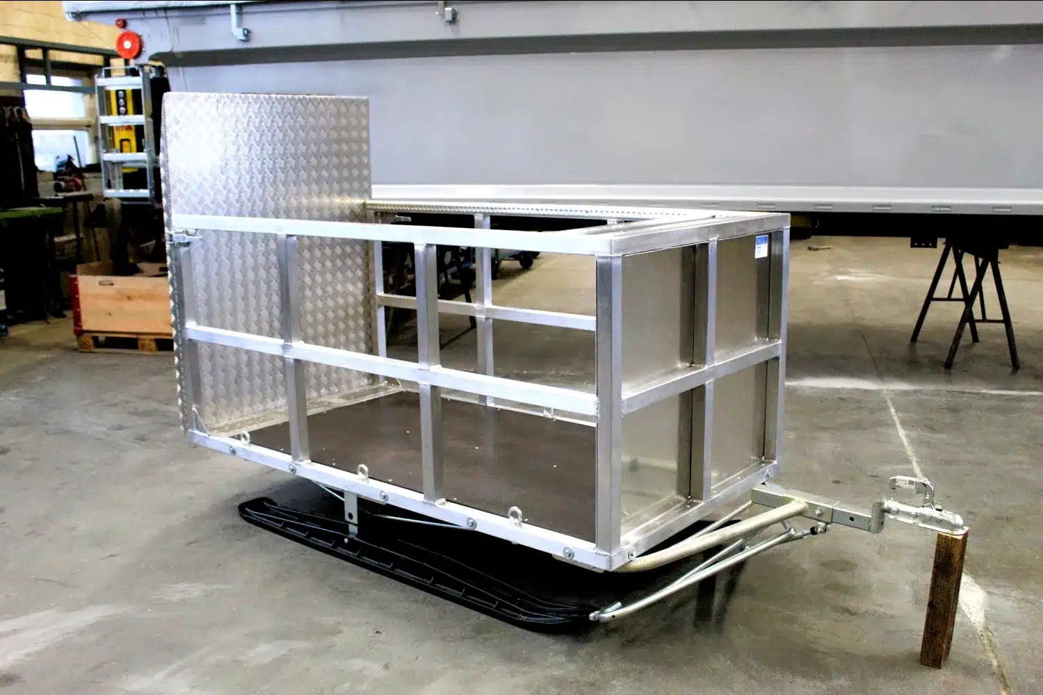 Schlosserei, Schlosserarbeit, Fahrzeugbau, Schweiz, Schlitten für Schneemobil