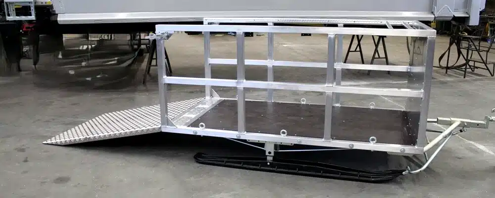 Schlosserei, Schlosserarbeit, Fahrzeugbau, Schweiz, Schlitten für Schneemobil