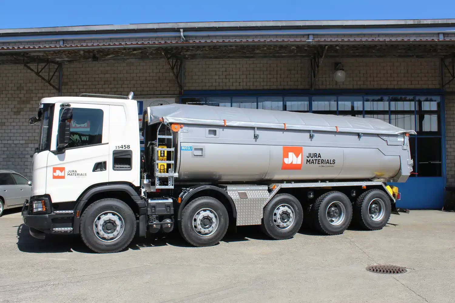 5-achs-kipper-schweiz-mit-isolation-b (2) Isolierter 5-Achs Rückwärtskipper, Fahrzeugbau Schweiz